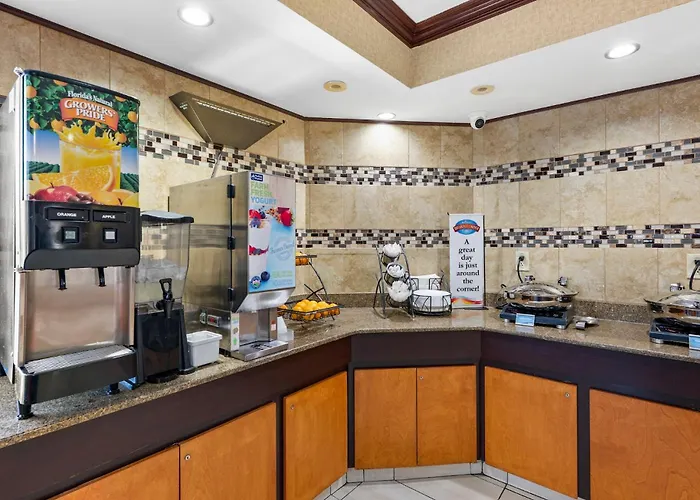 Baymont By Wyndham Madison Heights Detroit Area